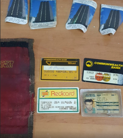 Australiër Rob krijgt dertig jaar na ongeluk zijn rijbewijs terug bij ‘onwaarschijnlijke vondst’